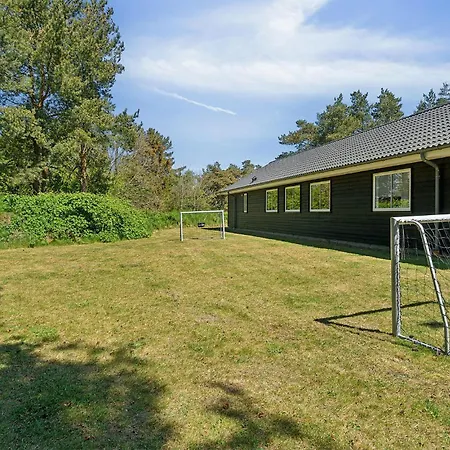 Pet Friendly In With Kitchen Neksø