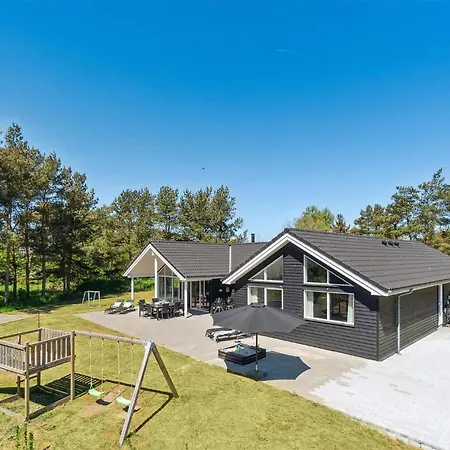 Pet Friendly In With Kitchen Neksø